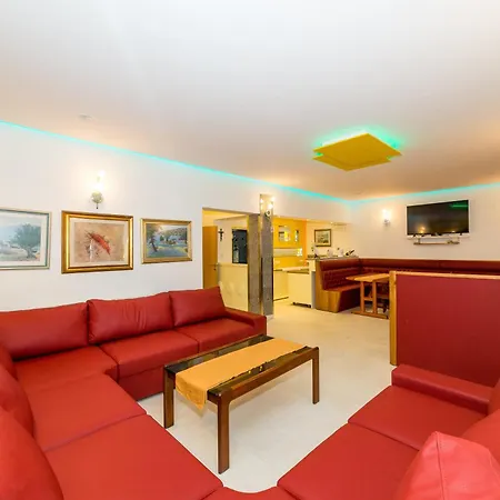 Holiday home Sirena In Okrug Gornji