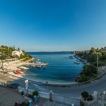 Holiday home Sirena In Okrug Gornji Trogir